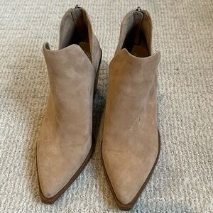 Vince Camuto Gigietta Bootie size 6.5M